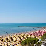 Sea Breeze In
